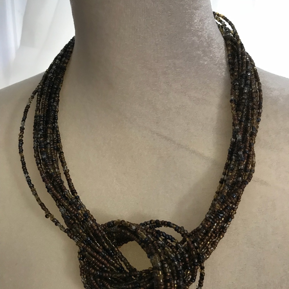 Cheeky necklace